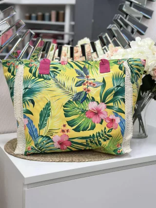   Nagyméretű, cipzáras, mintás, nyári vászon shopper táska. Méretek: 54 x 37 x 17 cm.