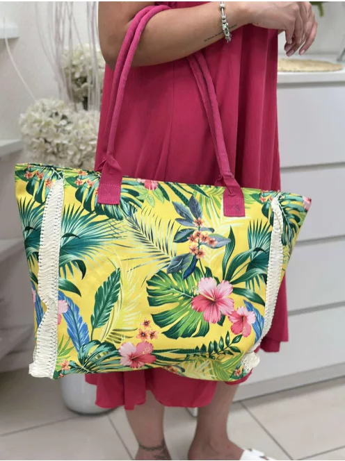 Nagyméretű, cipzáras, mintás, nyári vászon shopper táska. Méretek: 54 x 37 x 17 cm.