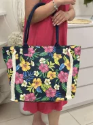 Nagyméretű, cipzáras, mintás, nyári vászon shopper táska. Méretek: 54 x 37 x 17 cm.