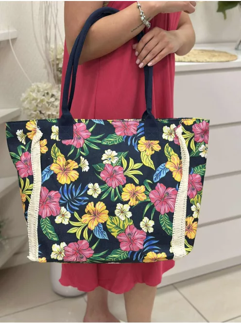 Nagyméretű, cipzáras, mintás, nyári vászon shopper táska. Méretek: 54 x 37 x 17 cm.