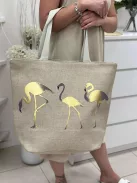 Nagyméretű, cipzáras, mintás, nyári vászon shopper táska. Méretek: 54,5 x 44 x 22 cm.