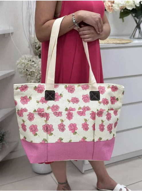 Nagyméretű, cipzáras, mintás, nyári, gyékény shopper táska. Méretek: 57 x 40 x 17 cm.