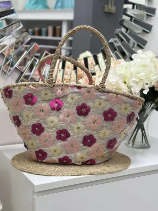   Nagyméretű, merev fazonú, cipzáras, flitteres, nyári, fonott, rattan táska. 54 x 30 x 16 cm.