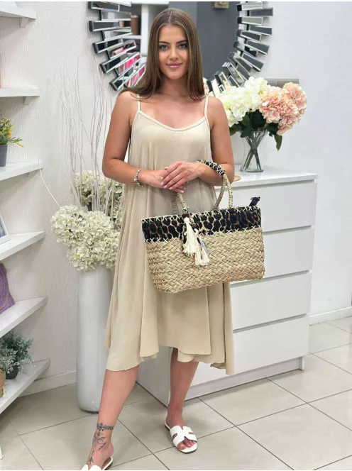 Nagyméretű, merev fazonú, cipzáras, nyári, fonott, rattan táska. 45 x 25 x 18 cm.