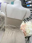 Lézervágott, mikroszálas, rugalmas anyagú, push up, szivacsbetétes, csipkés bralette melltartó. Merevítő nélkül. S-L méretre ajánljuk.