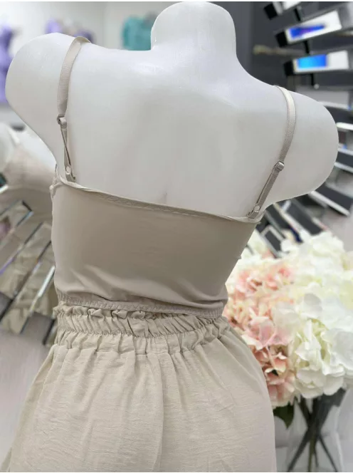 Lézervágott, mikroszálas, rugalmas anyagú, push up, szivacsbetétes, csipkés bralette melltartó. Merevítő nélkül. S-L méretre ajánljuk.