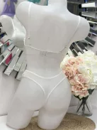 Csinos, szatén hatású, fehérnemű szett. Állítható pántú, push up melltartó tangabugyival. S-XL méretekben.