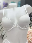 Csinos, szatén hatású, fehérnemű szett. Állítható pántú, push up melltartó tangabugyival. S-XL méretekben.