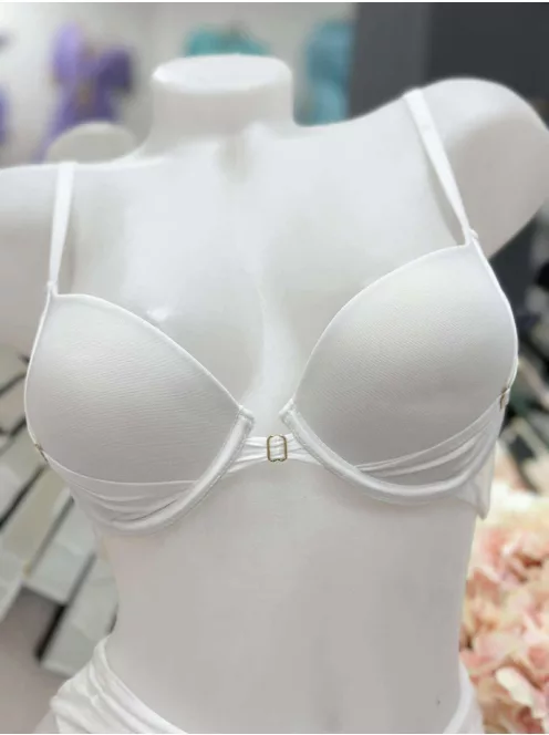 Csinos, szatén hatású, fehérnemű szett. Állítható pántú, push up melltartó tangabugyival. S-XL méretekben.