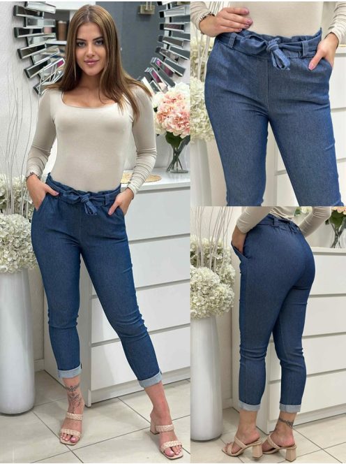 Rugalmas anyagú, farmer hatású, magas, gumis derekú, zsebes, megkötős nadrág. A Modell S méretet visel.