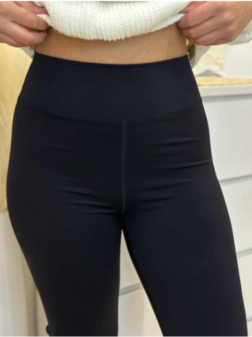 Fenékformáló, sportos fazonú nadrág