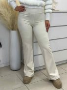 Fenékformáló, sportos fazonú nadrág