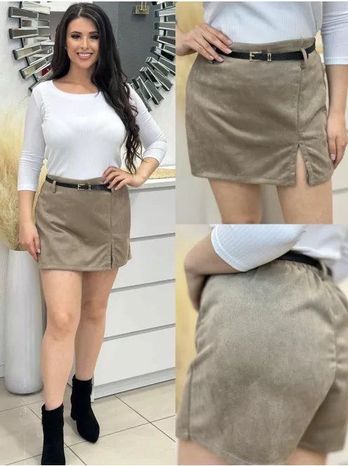 Velúr hatású skort övvel