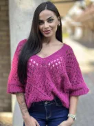 Rugalmas, pihe-puha, kötött, V kivágású, lenge pulcsi. (S-XL méretre ajánljuk.)