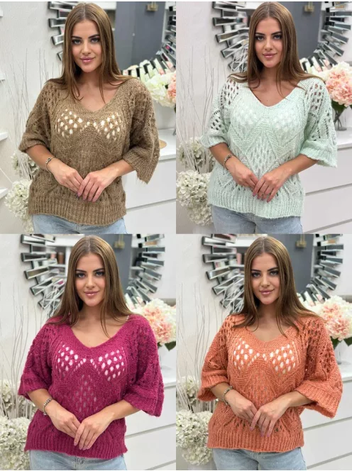 Rugalmas, pihe-puha, kötött, V kivágású, lenge pulcsi. (S-XL méretre ajánljuk.)