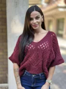 Rugalmas, pihe-puha, kötött, V kivágású, lenge pulcsi. (S-XL méretre ajánljuk.)