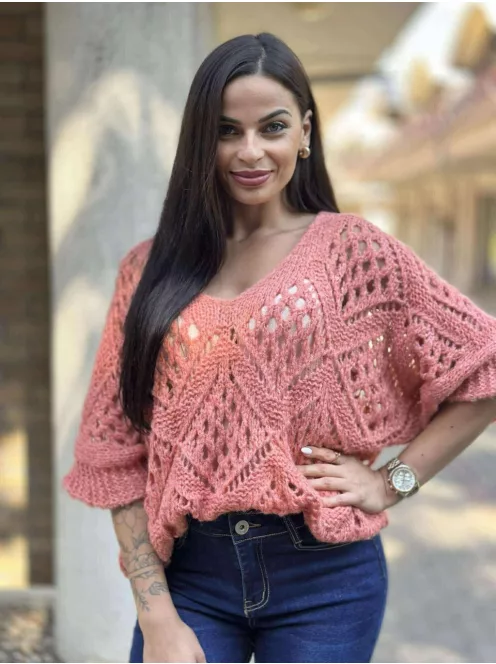 Rugalmas, pihe-puha, kötött, V kivágású, lenge pulcsi. (S-XL méretre ajánljuk.)