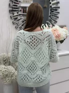 Rugalmas, pihe-puha, kötött, V kivágású, lenge pulcsi. (S-XL méretre ajánljuk.)