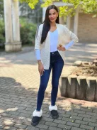 Rugalmas, pihe-puha, lenge, kötött kardigán. (S-L méretre ajánljuk.)